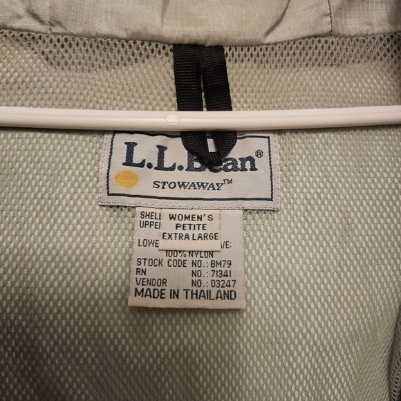 1990s L.L. Bean Stowaway Packable Jacket - Picture 11 of 12